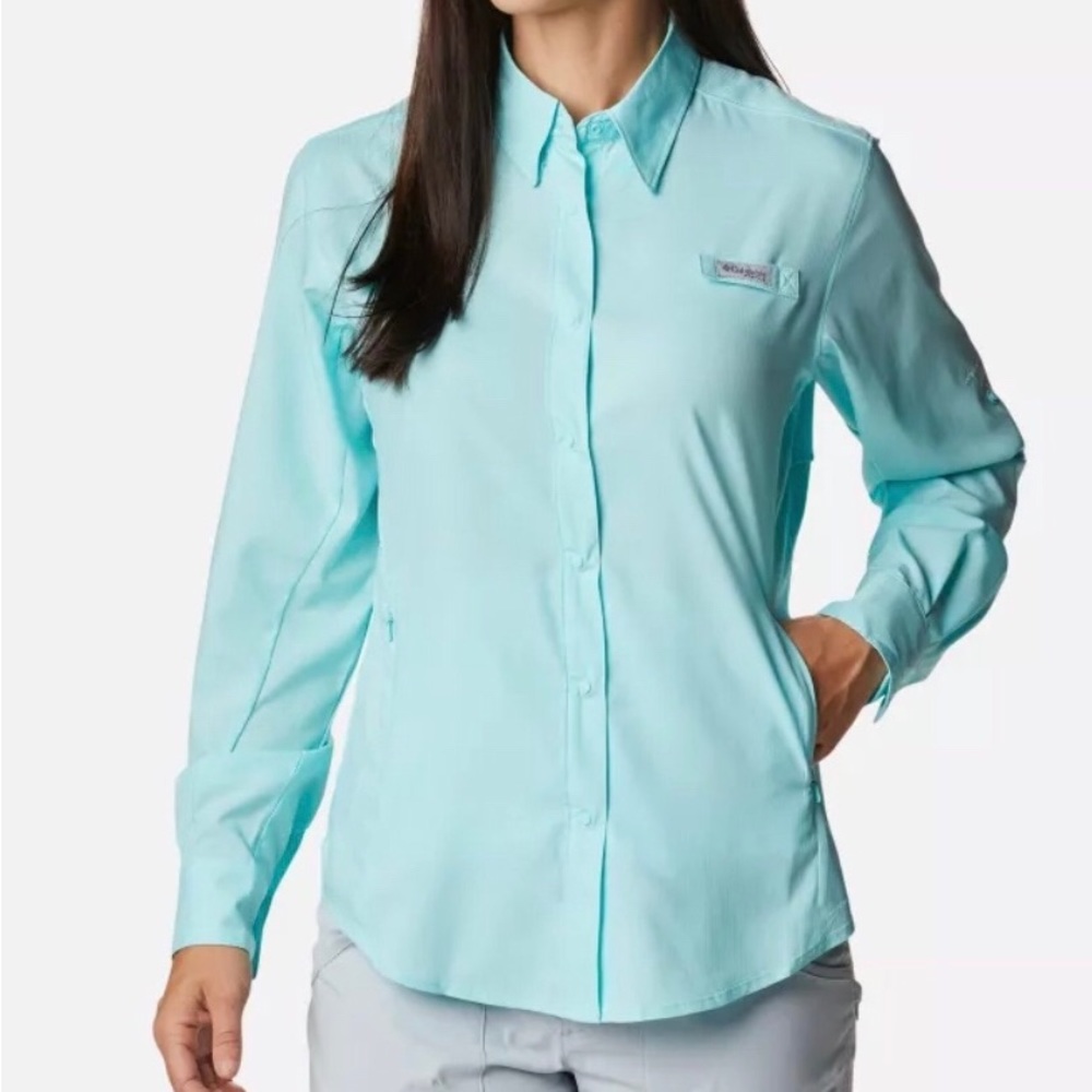 Columbia women’s button front,  long sleeve shirt, navy, size S.